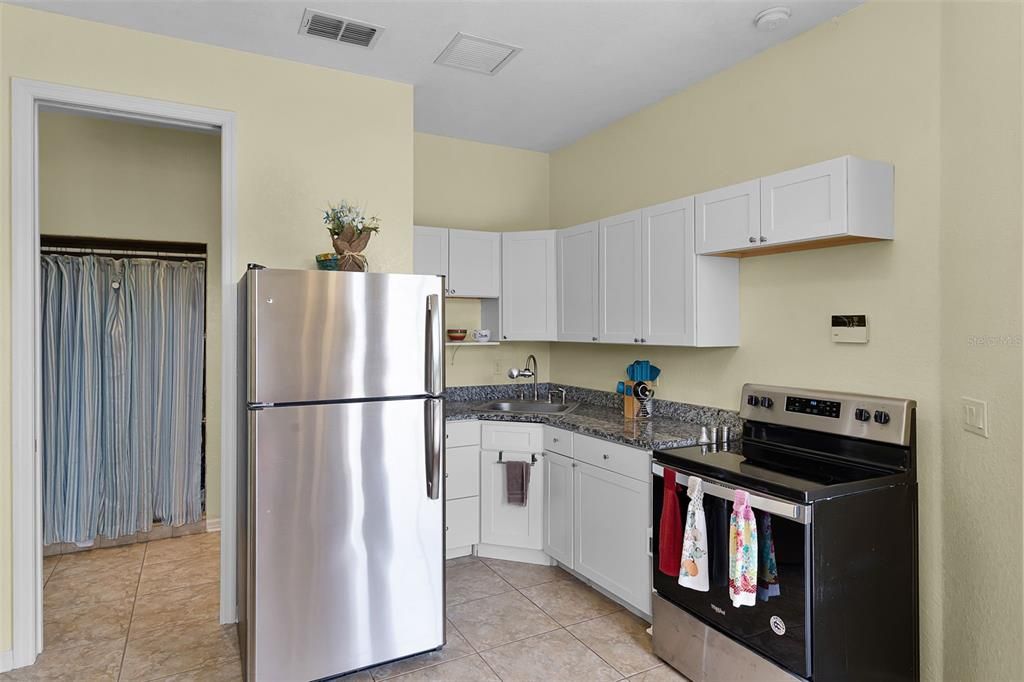 Activo con contrato: $725,000 (5 camas, 4 baños, 3187 Pies cuadrados)