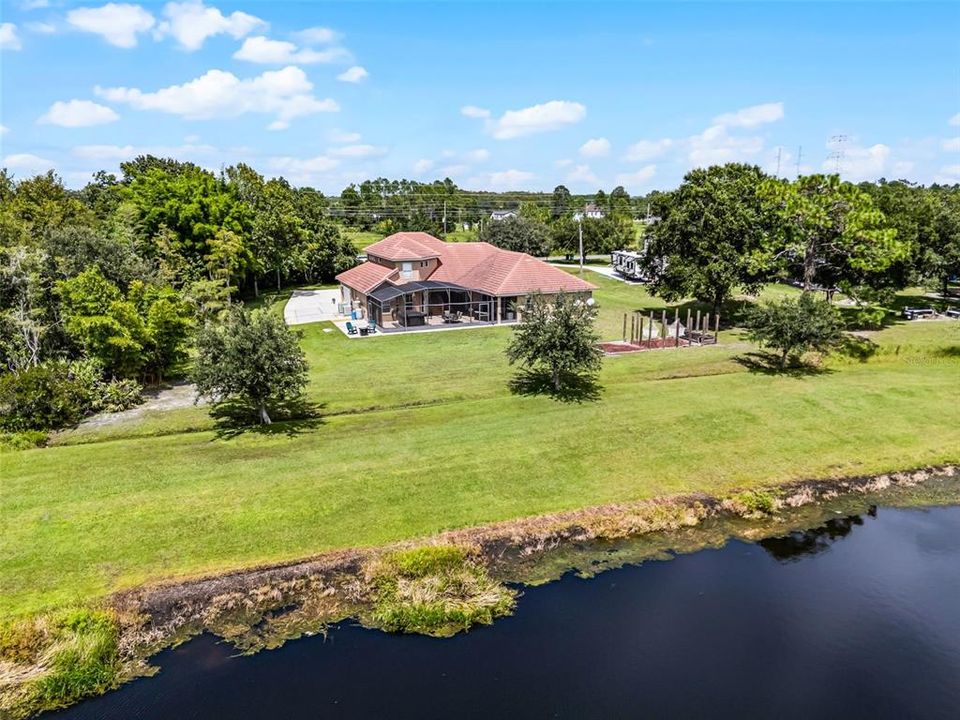 Activo con contrato: $725,000 (5 camas, 4 baños, 3187 Pies cuadrados)