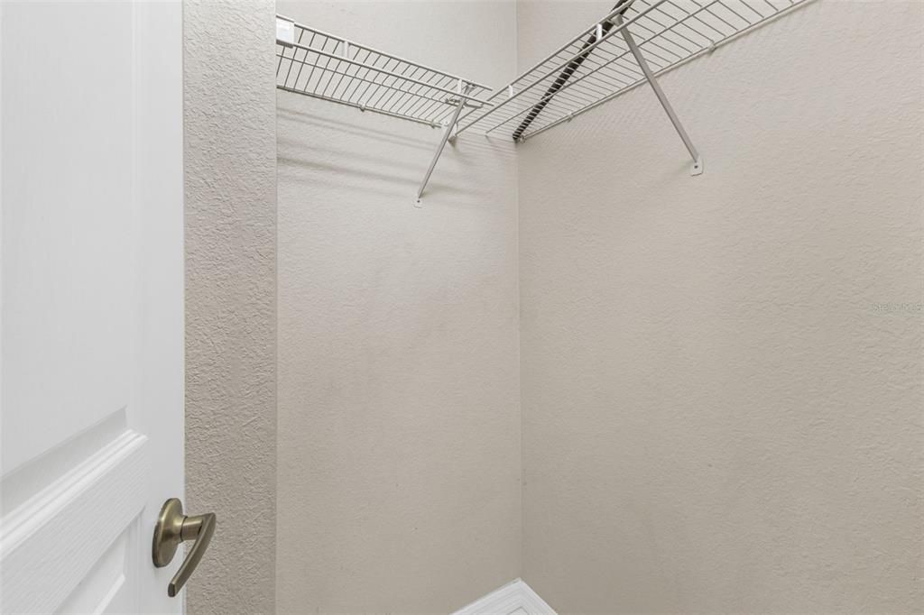 合同活跃: $409,900 (3 贝兹, 2 浴室, 2363 平方英尺)