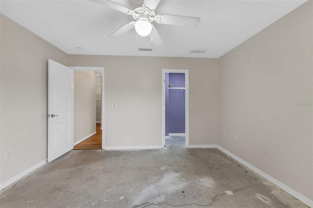 合同活跃: $409,900 (3 贝兹, 2 浴室, 2363 平方英尺)