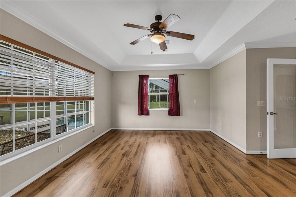 合同活跃: $409,900 (3 贝兹, 2 浴室, 2363 平方英尺)