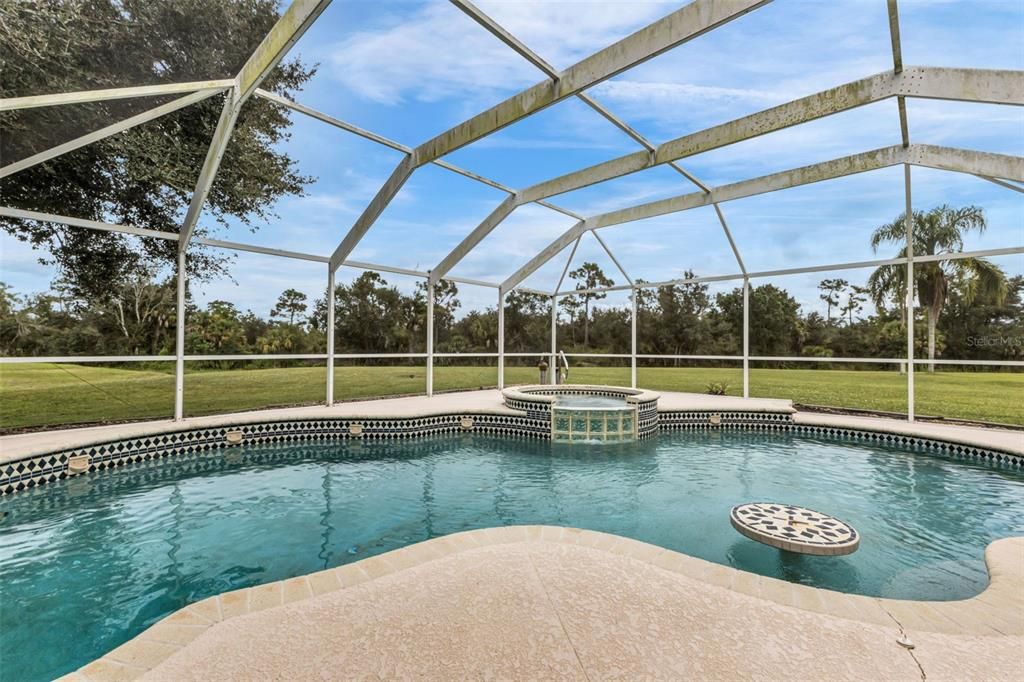 合同活跃: $409,900 (3 贝兹, 2 浴室, 2363 平方英尺)