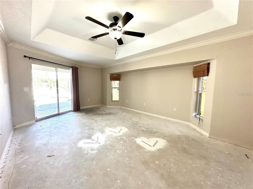 合同活跃: $409,900 (3 贝兹, 2 浴室, 2363 平方英尺)