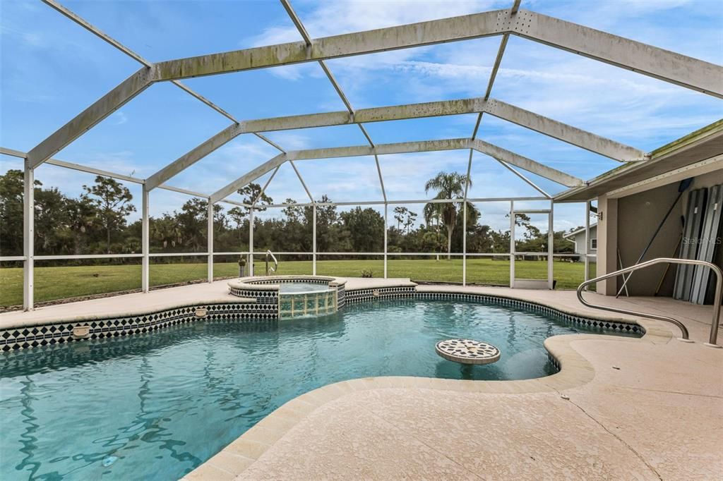 合同活跃: $409,900 (3 贝兹, 2 浴室, 2363 平方英尺)