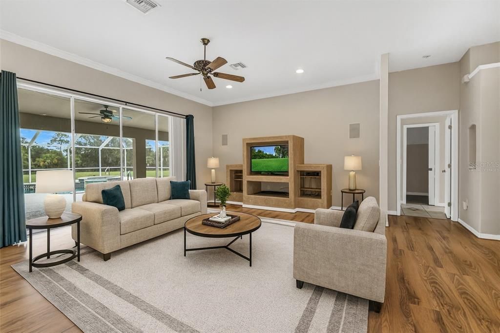 合同活跃: $409,900 (3 贝兹, 2 浴室, 2363 平方英尺)