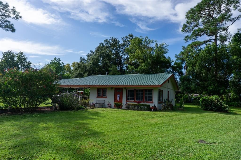 Recently Sold: $325,000 (3 beds, 2 baths, 936 Square Feet)