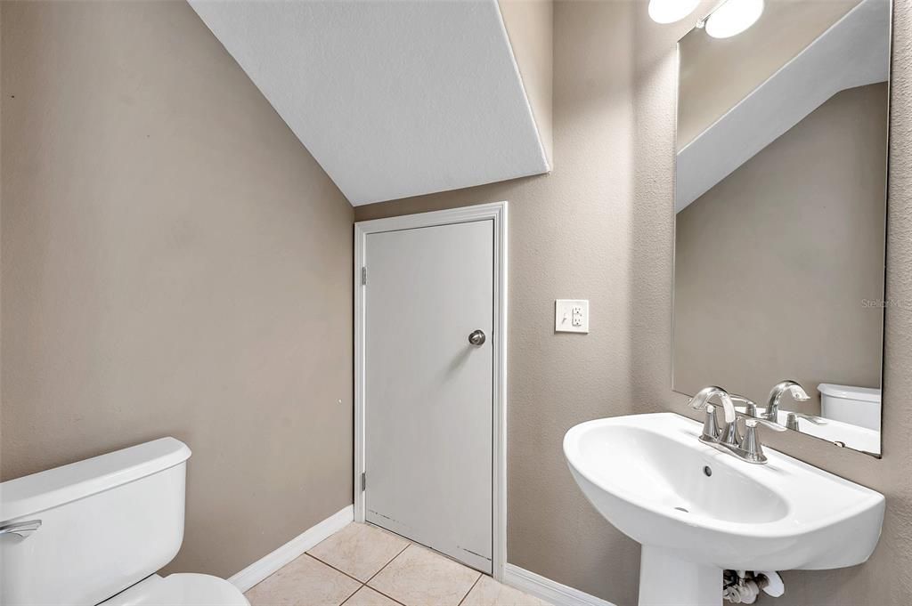 На продажу: $200,000 (3 спален, 2 ванн, 1363 Квадратных фут)