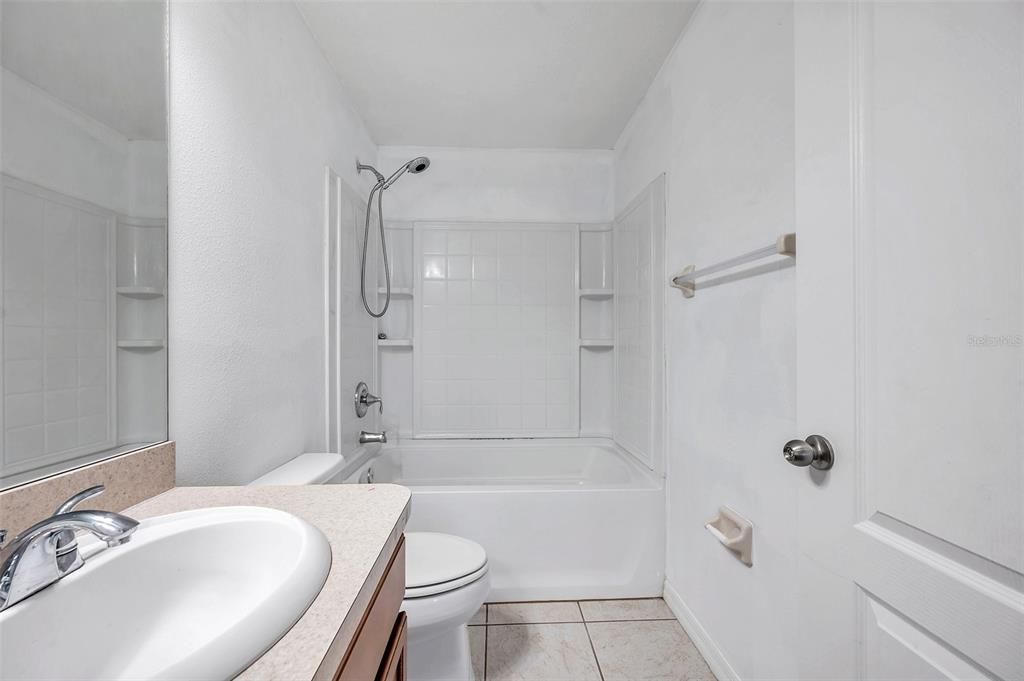 На продажу: $200,000 (3 спален, 2 ванн, 1363 Квадратных фут)