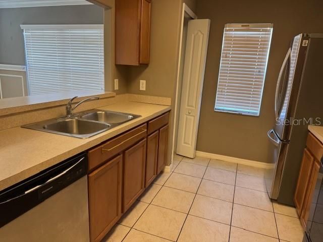 На продажу: $200,000 (3 спален, 2 ванн, 1363 Квадратных фут)