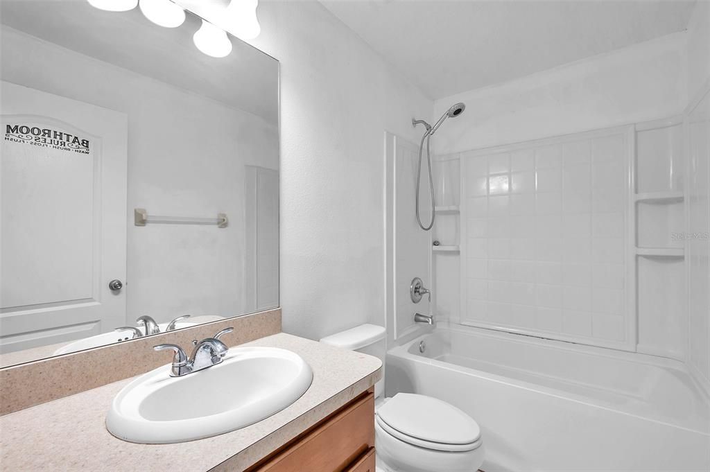 На продажу: $200,000 (3 спален, 2 ванн, 1363 Квадратных фут)