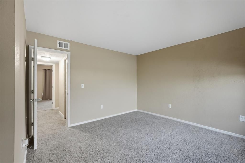 На продажу: $154,900 (2 спален, 1 ванн, 1158 Квадратных фут)