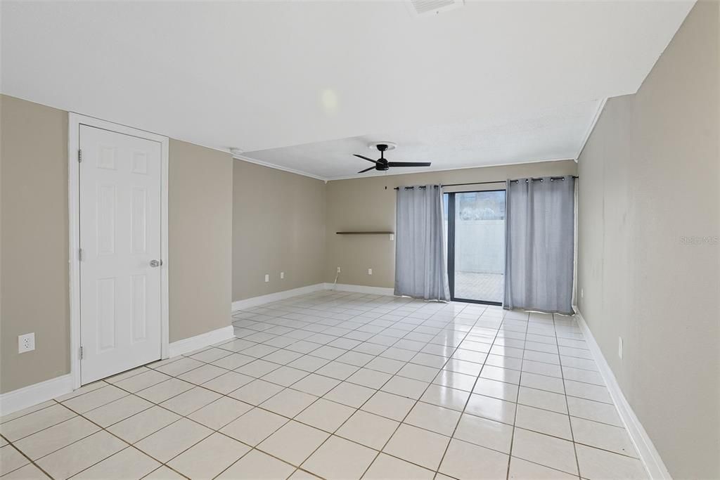 На продажу: $154,900 (2 спален, 1 ванн, 1158 Квадратных фут)