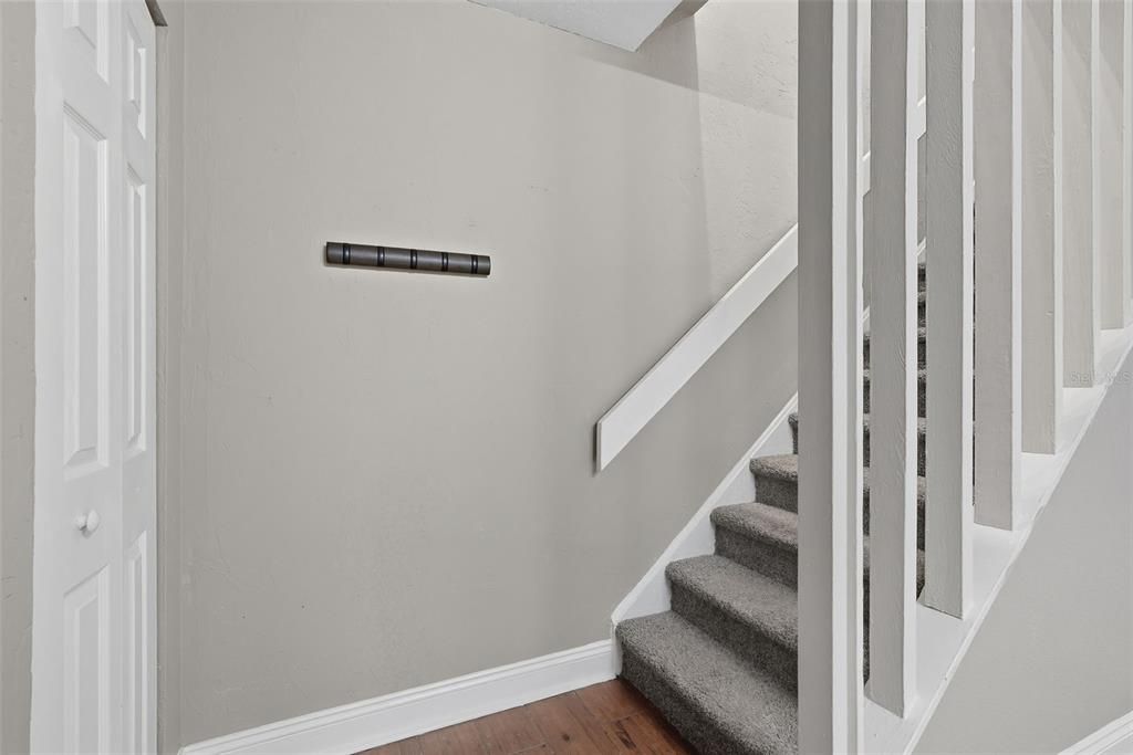 На продажу: $154,900 (2 спален, 1 ванн, 1158 Квадратных фут)