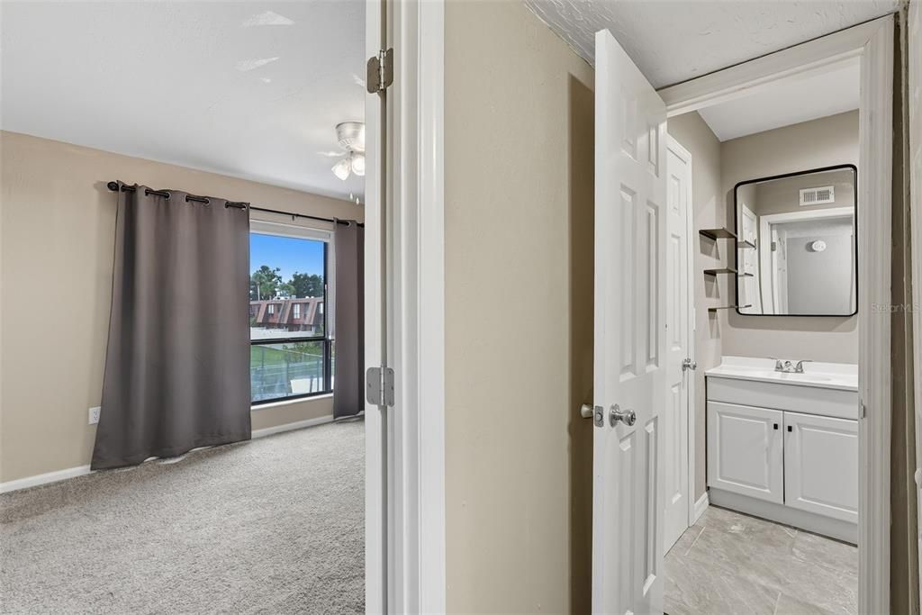 На продажу: $154,900 (2 спален, 1 ванн, 1158 Квадратных фут)