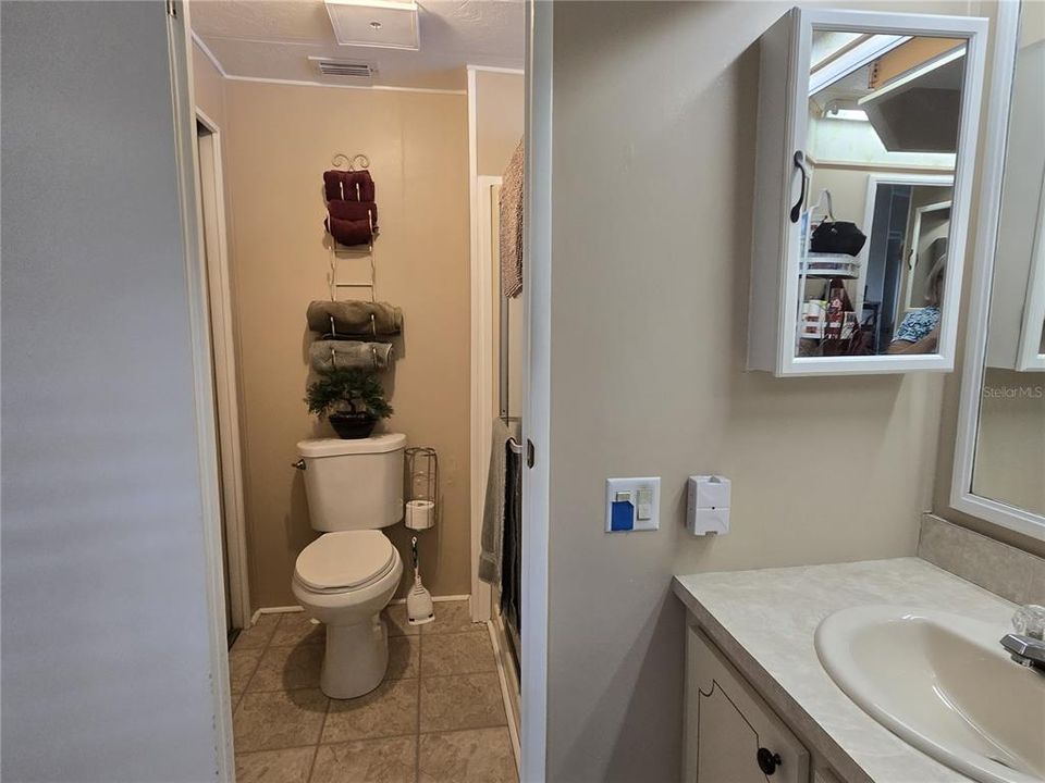 На продажу: $189,900 (2 спален, 2 ванн, 1631 Квадратных фут)