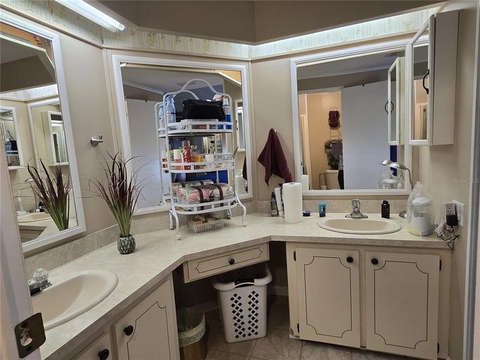 На продажу: $189,900 (2 спален, 2 ванн, 1631 Квадратных фут)