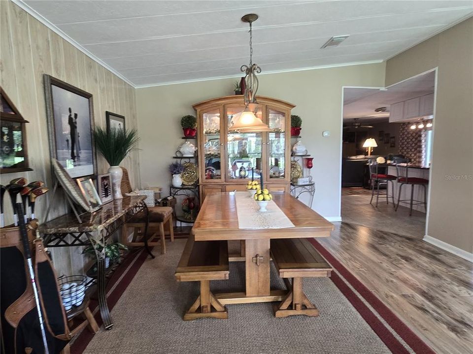 На продажу: $189,900 (2 спален, 2 ванн, 1631 Квадратных фут)