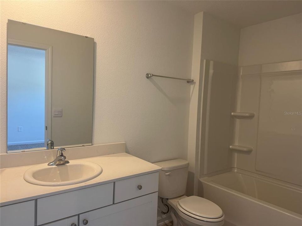 На продажу: $294,990 (2 спален, 2 ванн, 1442 Квадратных фут)