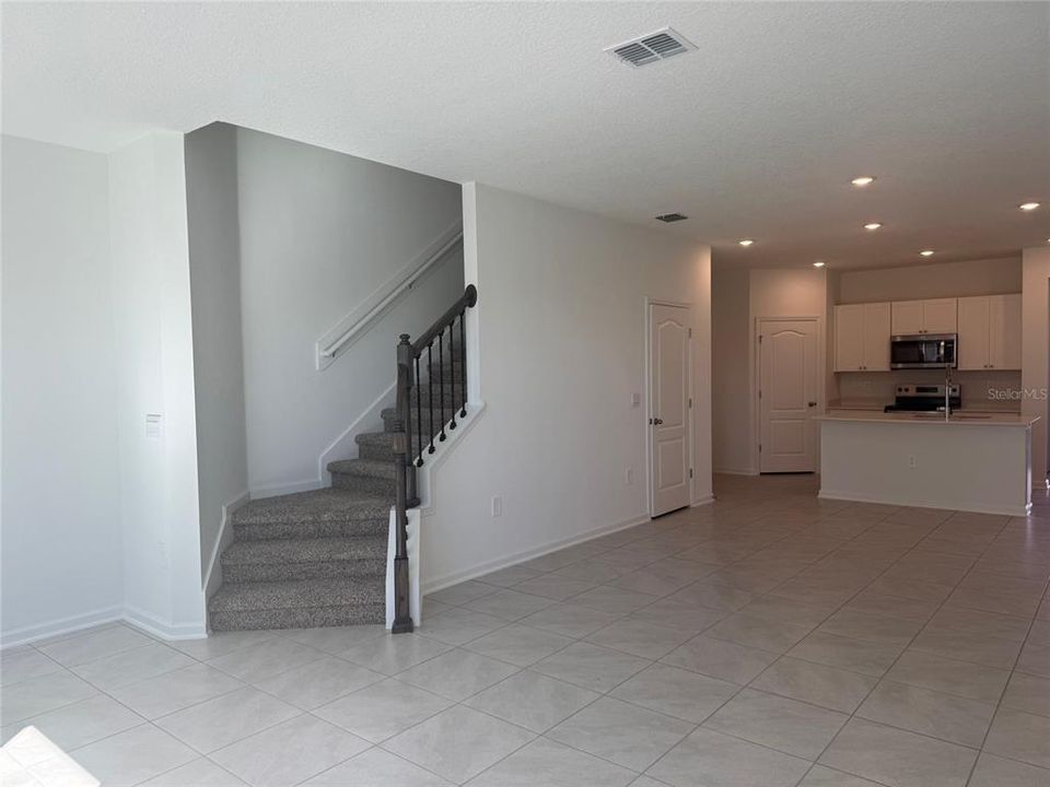 На продажу: $294,990 (2 спален, 2 ванн, 1442 Квадратных фут)