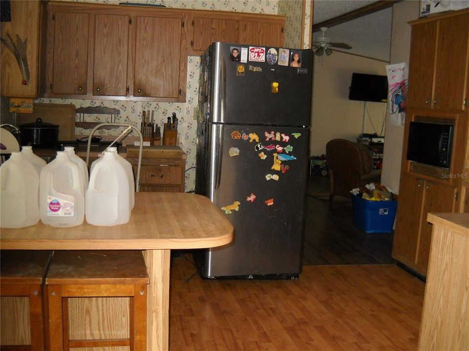 For Sale: $97,500 (3 beds, 2 baths, 1456 Square Feet)