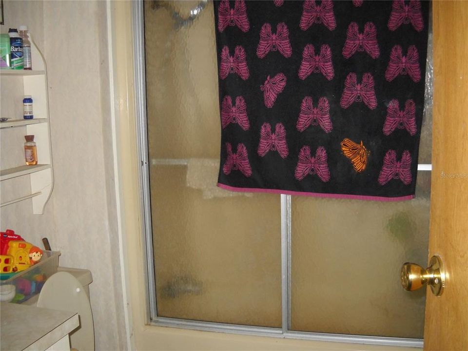 For Sale: $97,500 (3 beds, 2 baths, 1456 Square Feet)