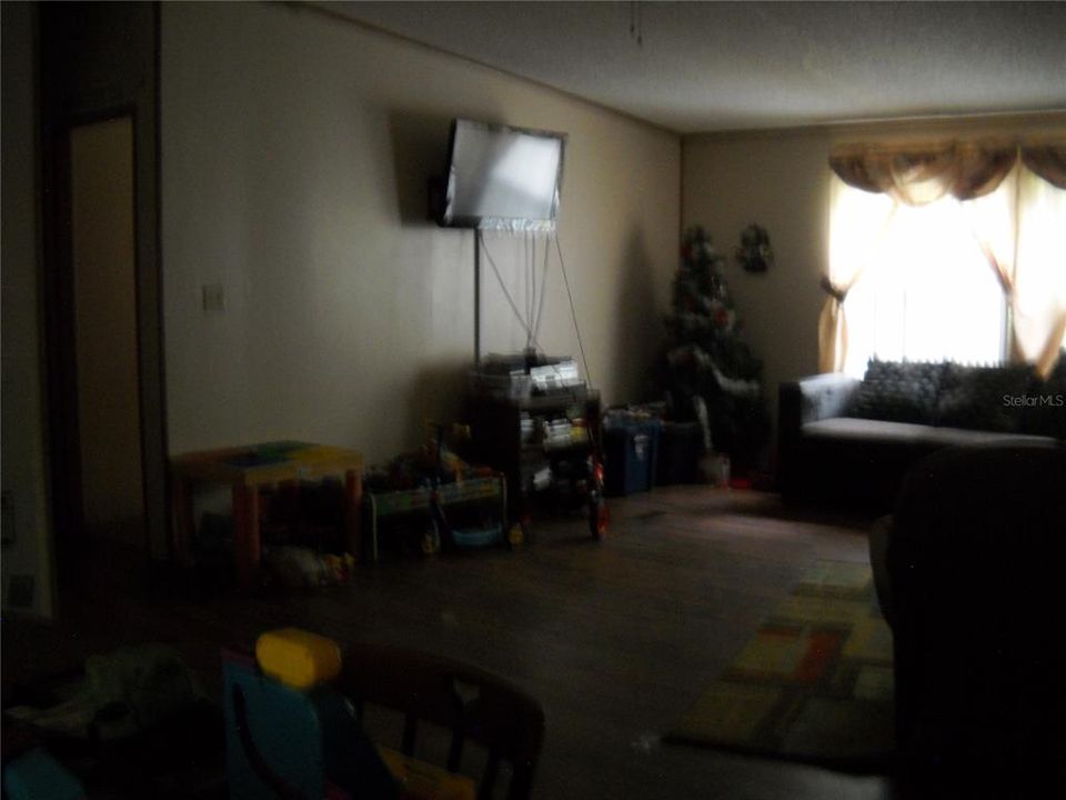 For Sale: $97,500 (3 beds, 2 baths, 1456 Square Feet)