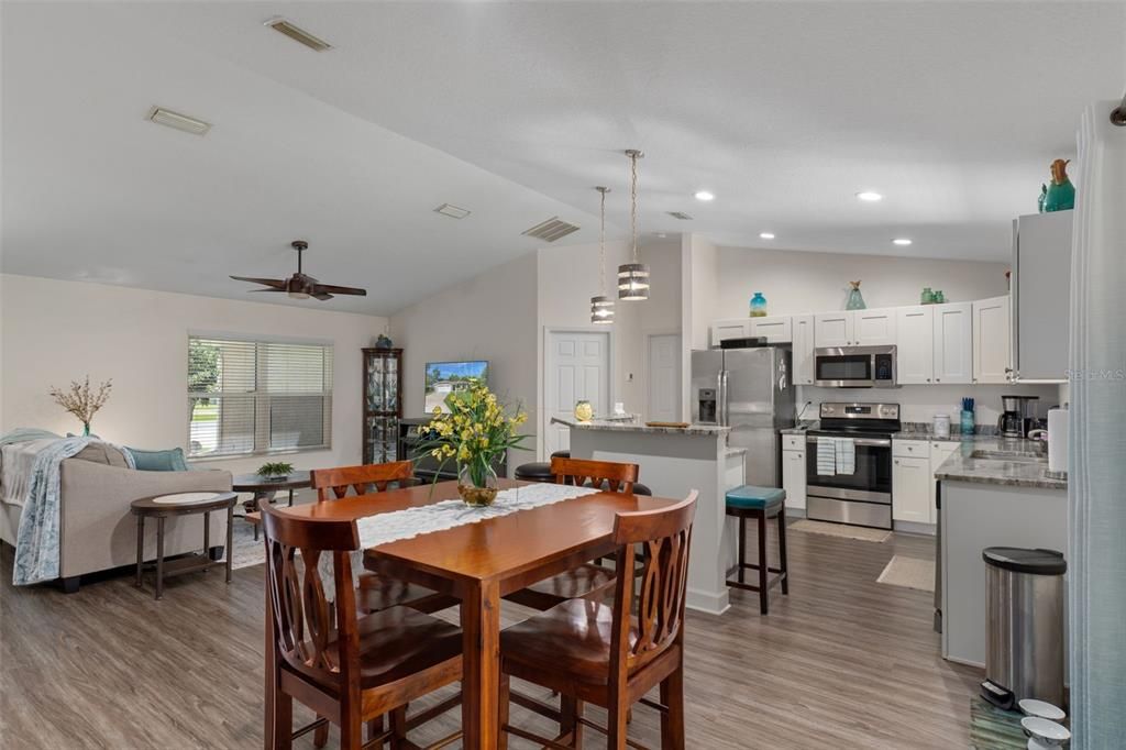 En Venta: $389,000 (2 camas, 2 baños, 1386 Pies cuadrados)