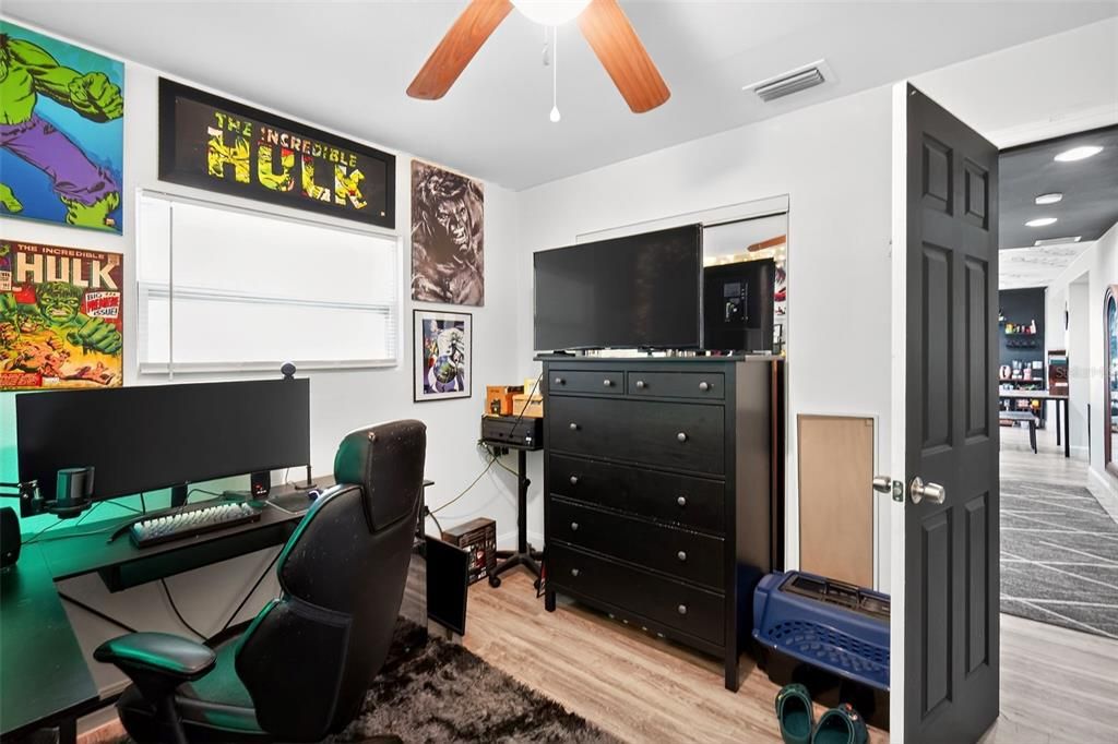 На продажу: $217,000 (3 спален, 1 ванн, 1100 Квадратных фут)