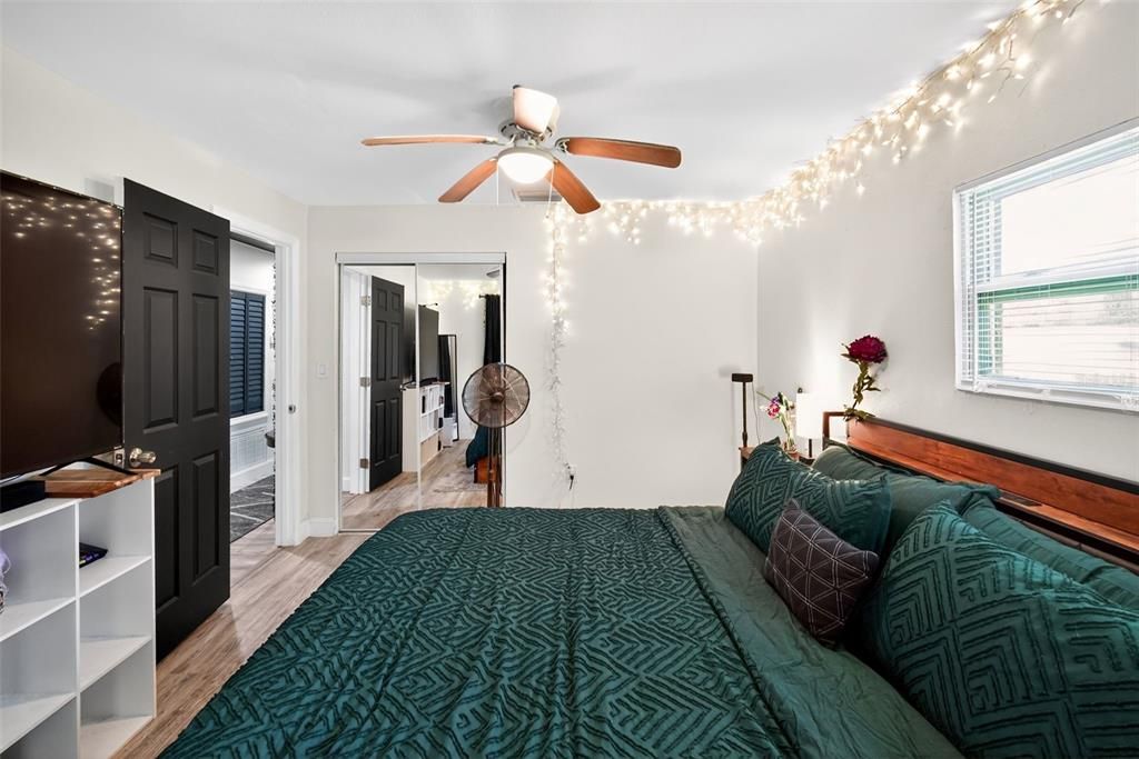 На продажу: $217,000 (3 спален, 1 ванн, 1100 Квадратных фут)