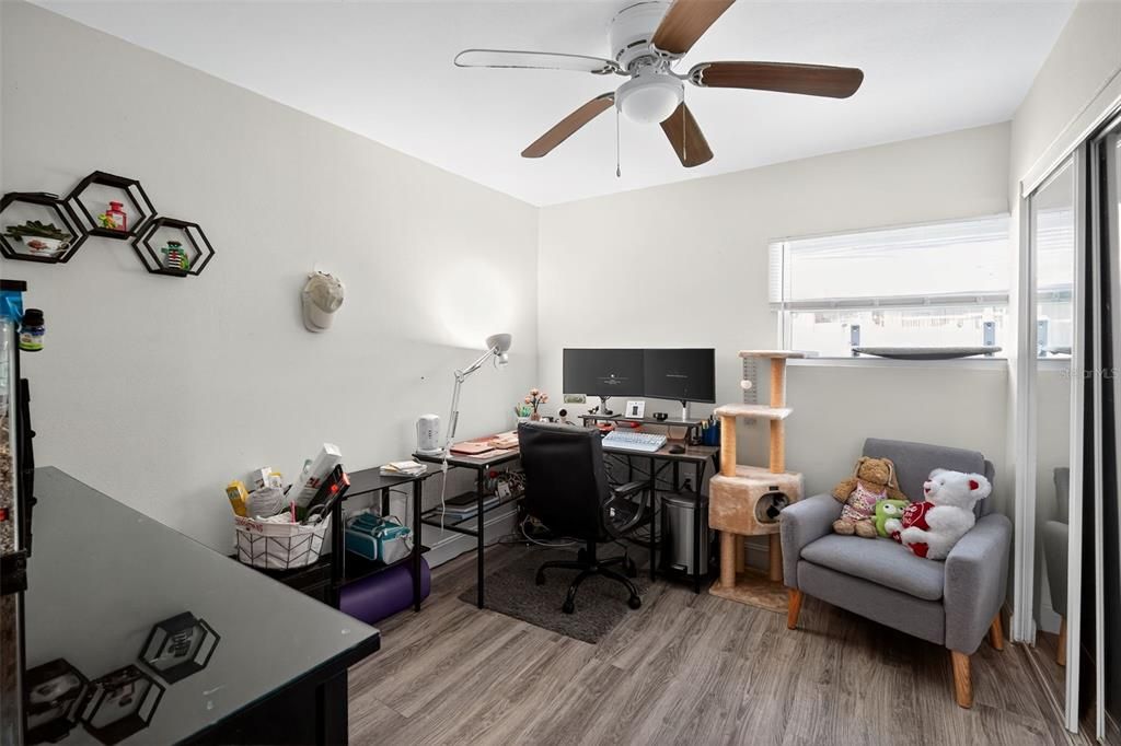 На продажу: $217,000 (3 спален, 1 ванн, 1100 Квадратных фут)