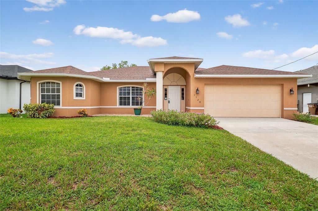 На продажу: $329,900 (3 спален, 2 ванн, 2115 Квадратных фут)