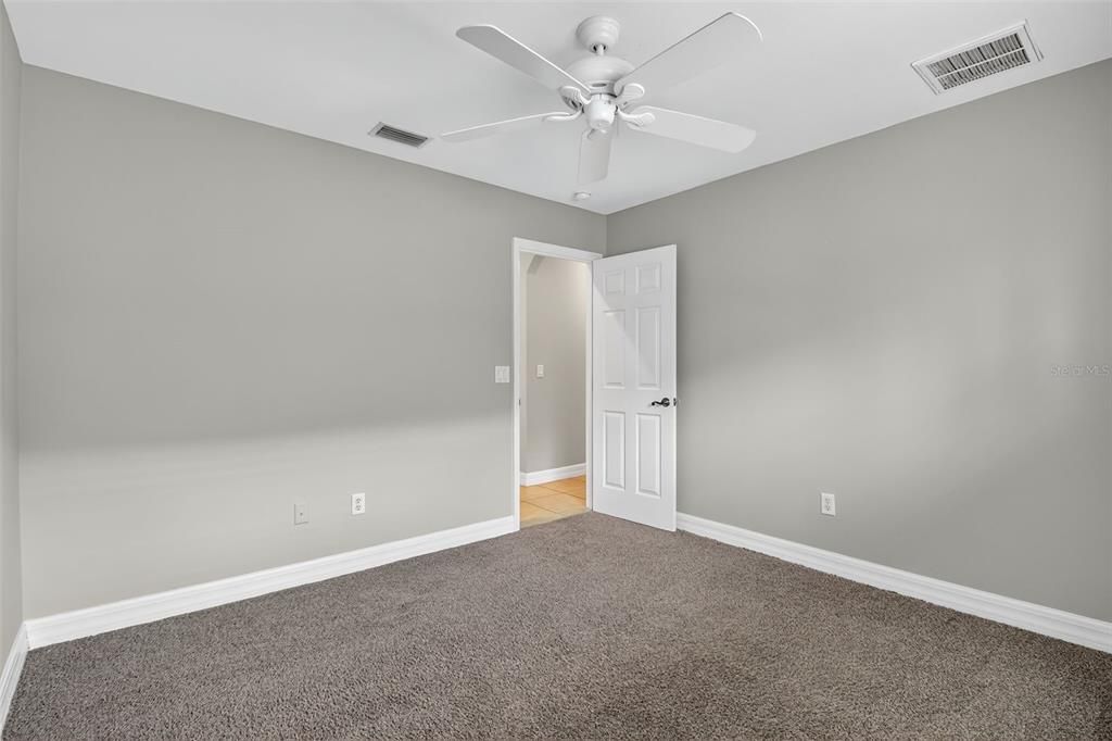 На продажу: $329,900 (3 спален, 2 ванн, 2115 Квадратных фут)