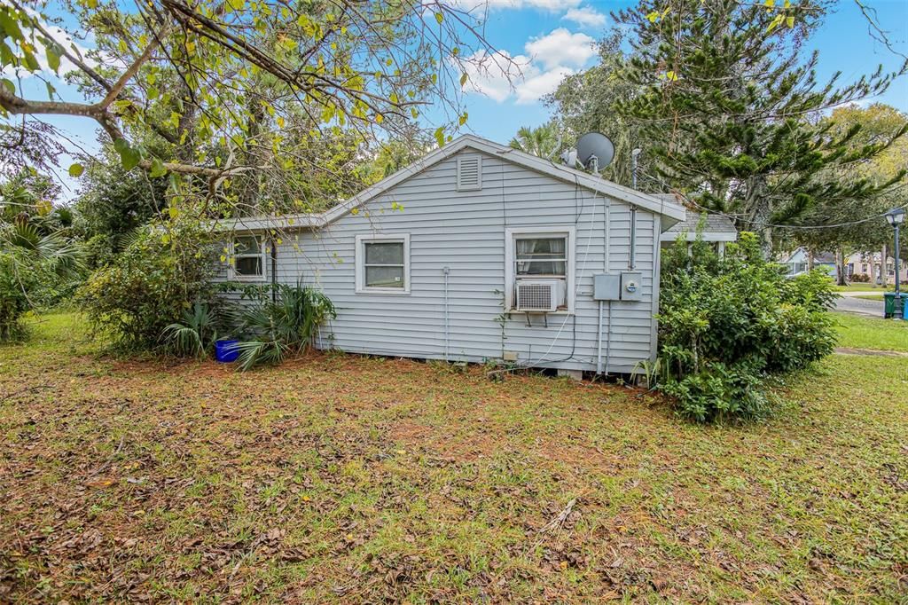 待售: $177,000 (2 贝兹, 1 浴室, 600 平方英尺)