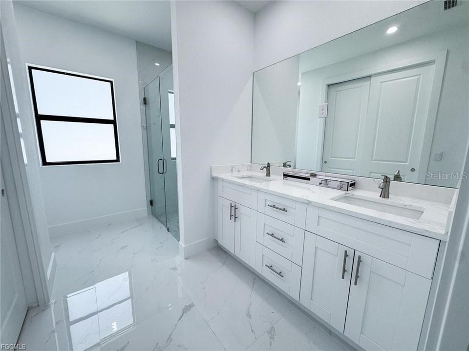 待售: $329,900 (3 贝兹, 2 浴室, 1370 平方英尺)