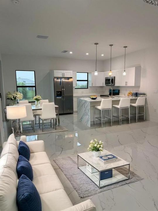 待售: $329,900 (3 贝兹, 2 浴室, 1370 平方英尺)