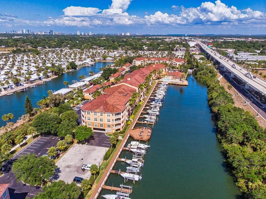 合同活跃: $195,000 (1 贝兹, 1 浴室, 654 平方英尺)