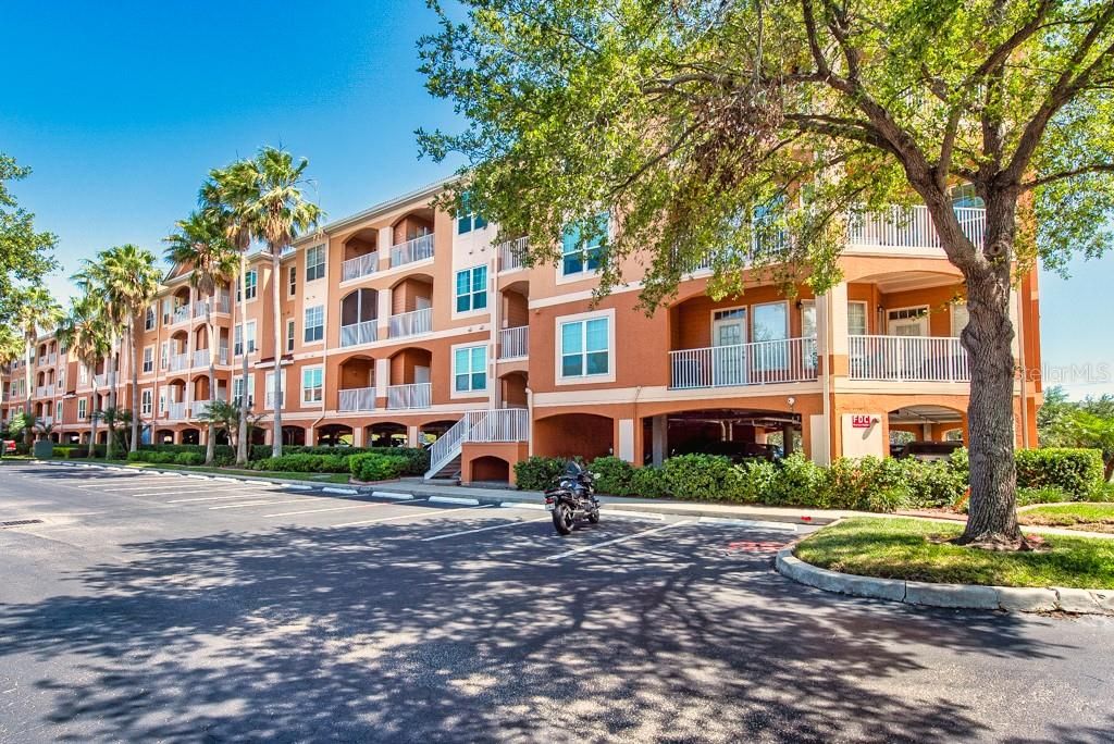 合同活跃: $195,000 (1 贝兹, 1 浴室, 654 平方英尺)