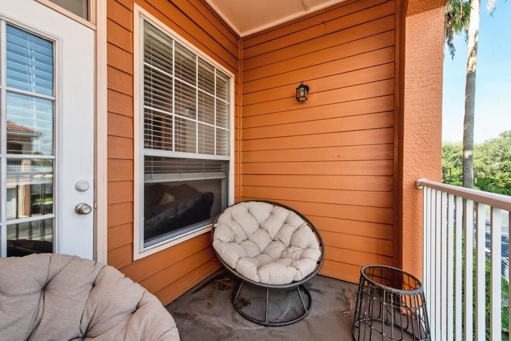 合同活跃: $195,000 (1 贝兹, 1 浴室, 654 平方英尺)