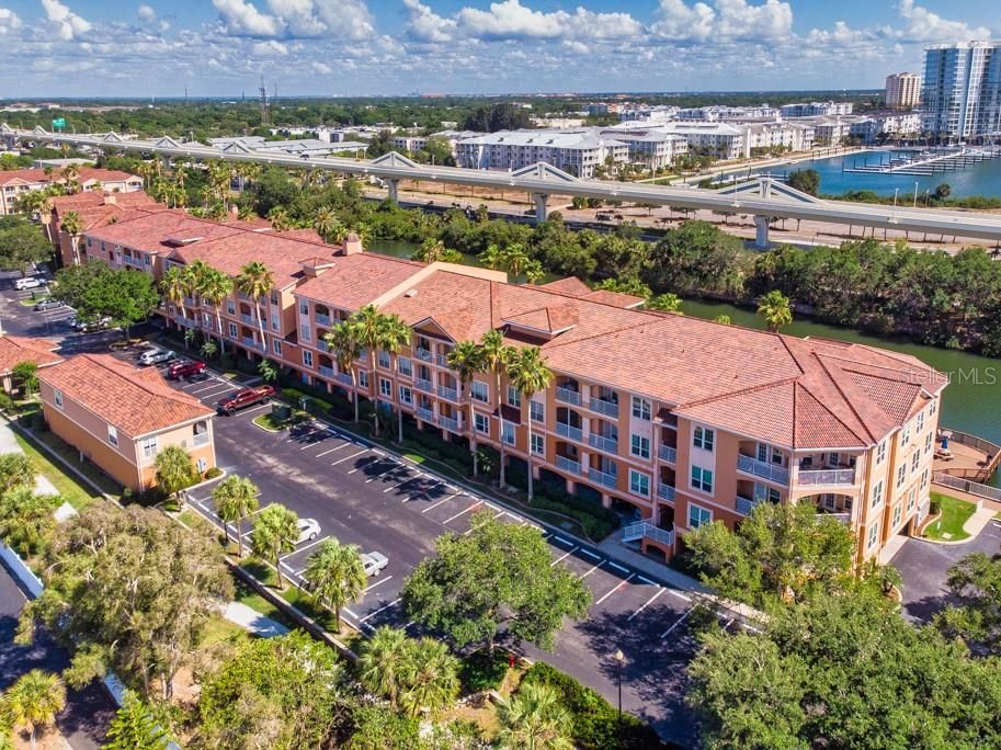 合同活跃: $195,000 (1 贝兹, 1 浴室, 654 平方英尺)