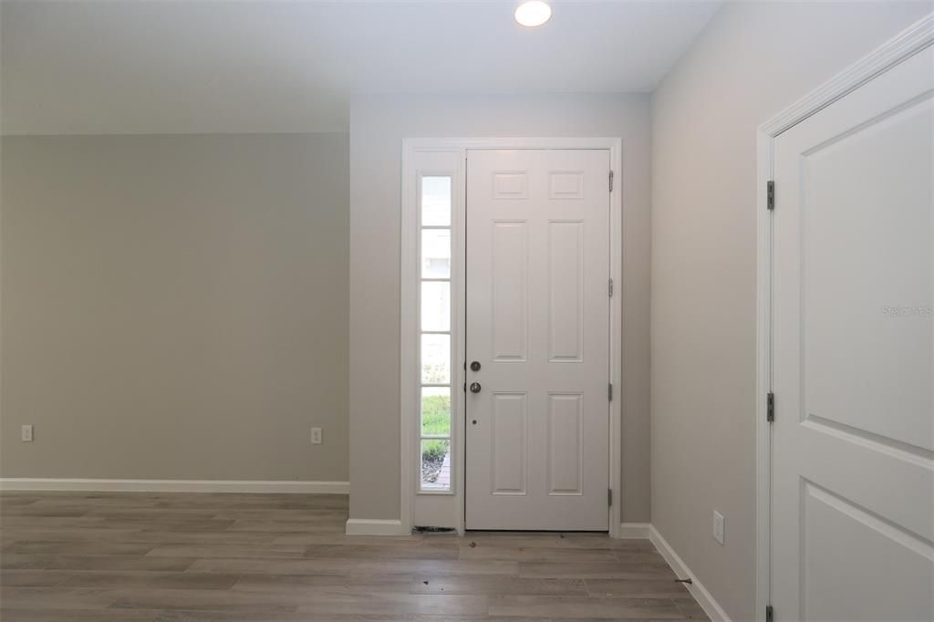 Active With Contract: $449,990 (3 beds, 2 baths, 1729 Square Feet)