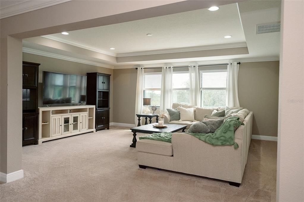 На продажу: $829,900 (5 спален, 3 ванн, 4242 Квадратных фут)