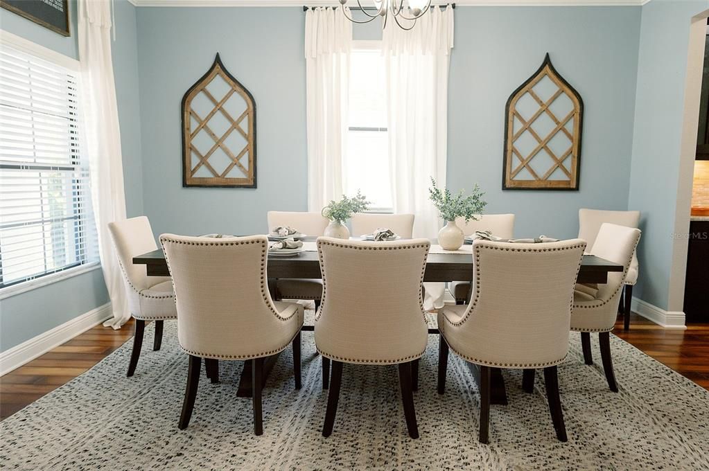 На продажу: $829,900 (5 спален, 3 ванн, 4242 Квадратных фут)