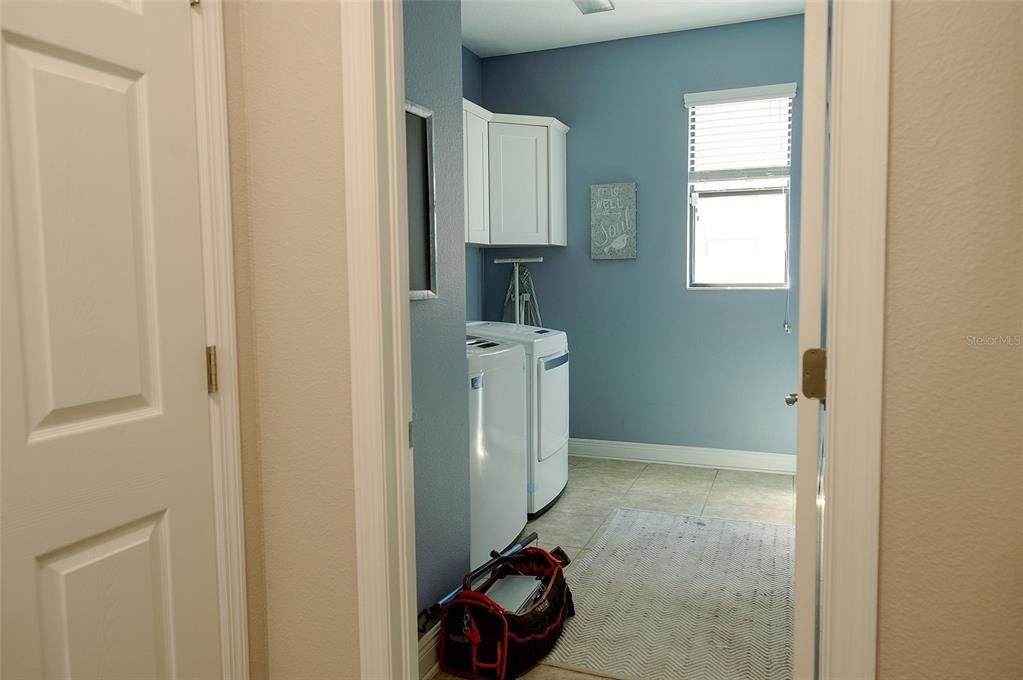 На продажу: $829,900 (5 спален, 3 ванн, 4242 Квадратных фут)