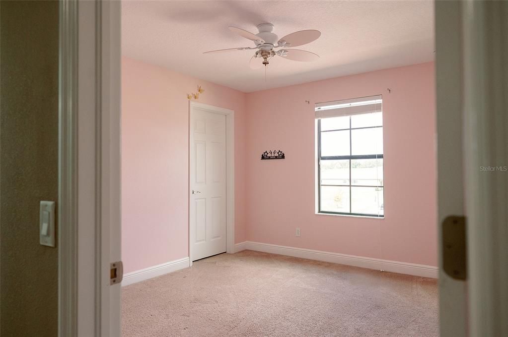 На продажу: $829,900 (5 спален, 3 ванн, 4242 Квадратных фут)