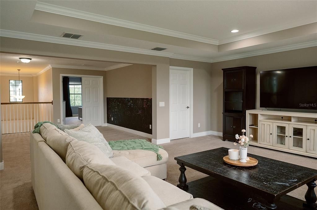 На продажу: $829,900 (5 спален, 3 ванн, 4242 Квадратных фут)