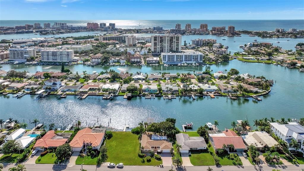 Active With Contract: $1,700,000 (3 beds, 2 baths, 2366 Square Feet)