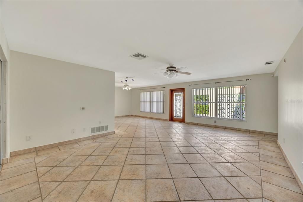 Active With Contract: $1,700,000 (3 beds, 2 baths, 2366 Square Feet)