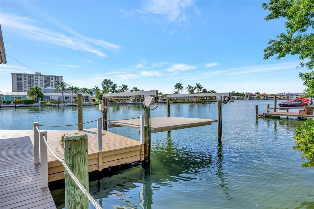 Active With Contract: $1,700,000 (3 beds, 2 baths, 2366 Square Feet)