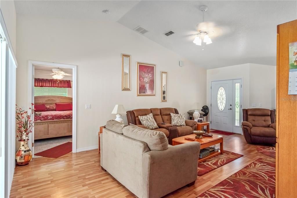 En Venta: $385,000 (3 camas, 2 baños, 1602 Pies cuadrados)