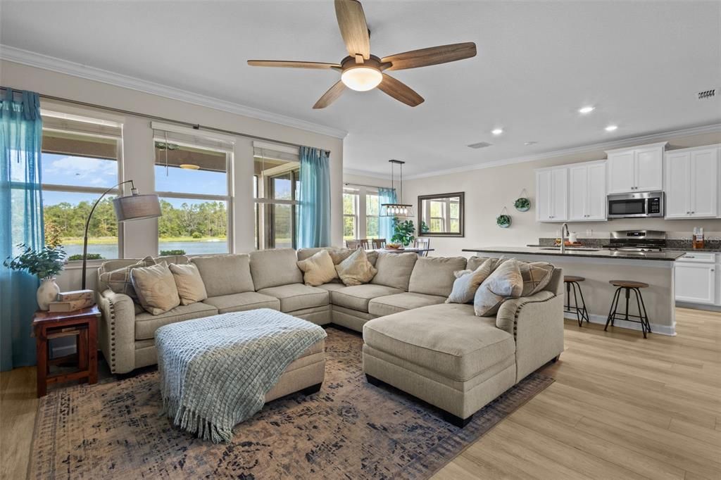 Active With Contract: $545,000 (4 beds, 2 baths, 2334 Square Feet)